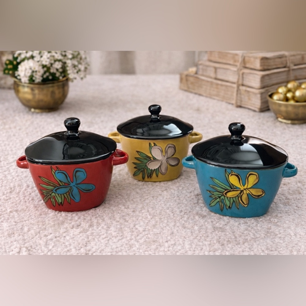 Handcrafted Ceramic Soup/Chili Bowls with Lids – Set of 3 – Floral Design